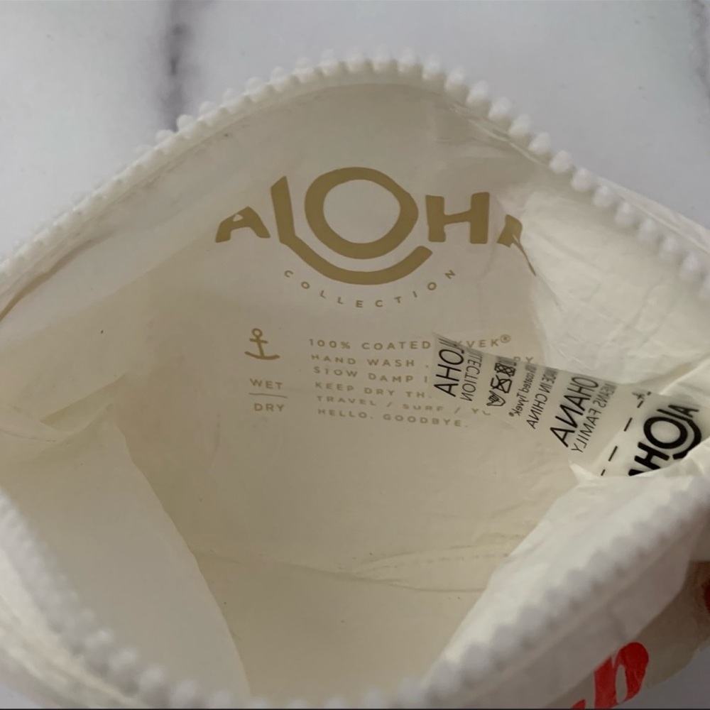 ISO -Aloha Collection Flight Club Pouch - Picture 3 of 3